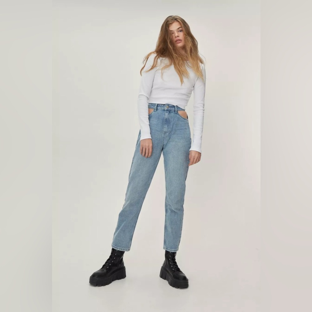 Cut-Out High Waisted Mom Jeans